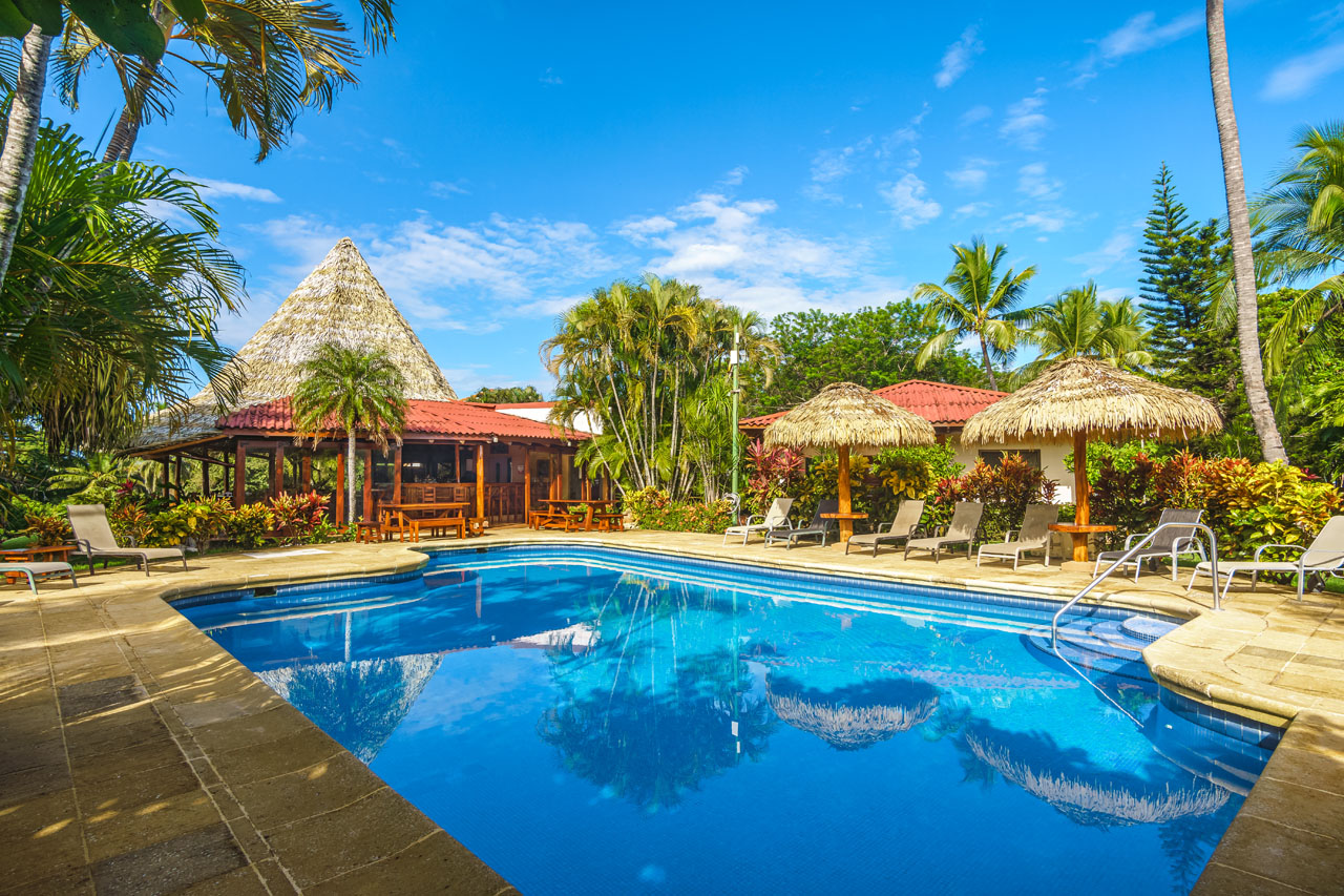 Guacamaya_Lodge_Pool_01_small