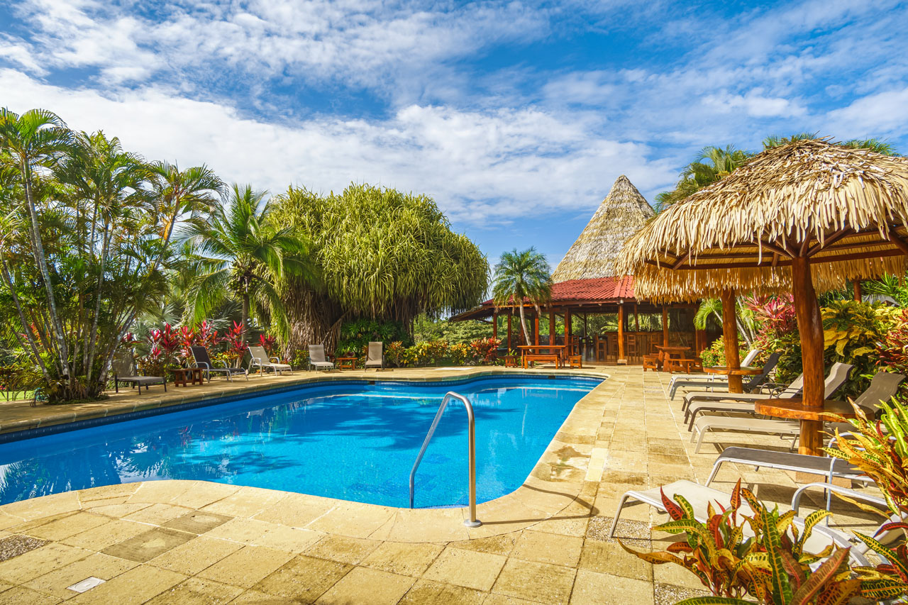 Guacamaya_Lodge_Pool_03_small